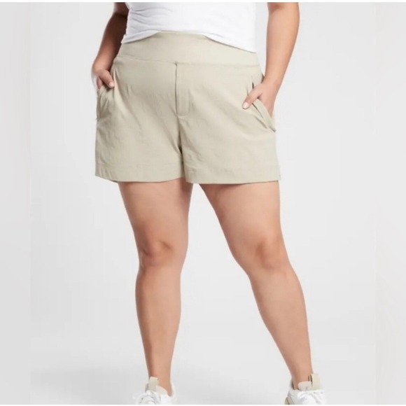 Athleta Trekkie North Shorts Womens Plus Size 20 Hiking Outdoor Beige NWT‎ - Picture 1 of 10